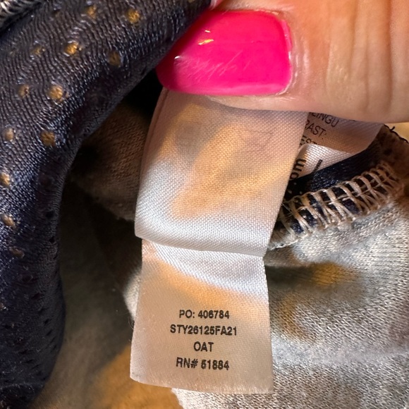 Patagonia men’s small vintage cream/gray with blue trim zip up jacket. - Picture 11 of 14